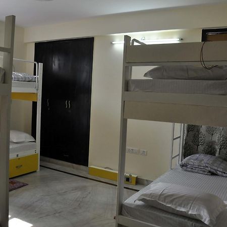 Friends Hostel New Delhi Buitenkant foto