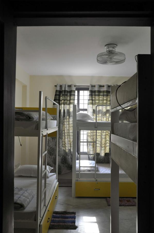 Friends Hostel New Delhi Buitenkant foto
