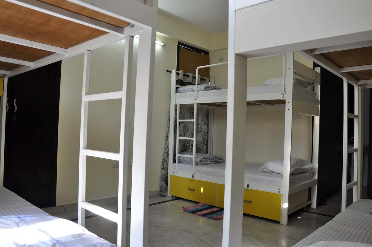 Friends Hostel New Delhi Buitenkant foto