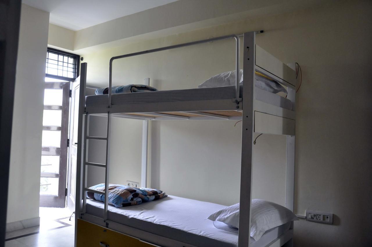 Friends Hostel New Delhi Buitenkant foto