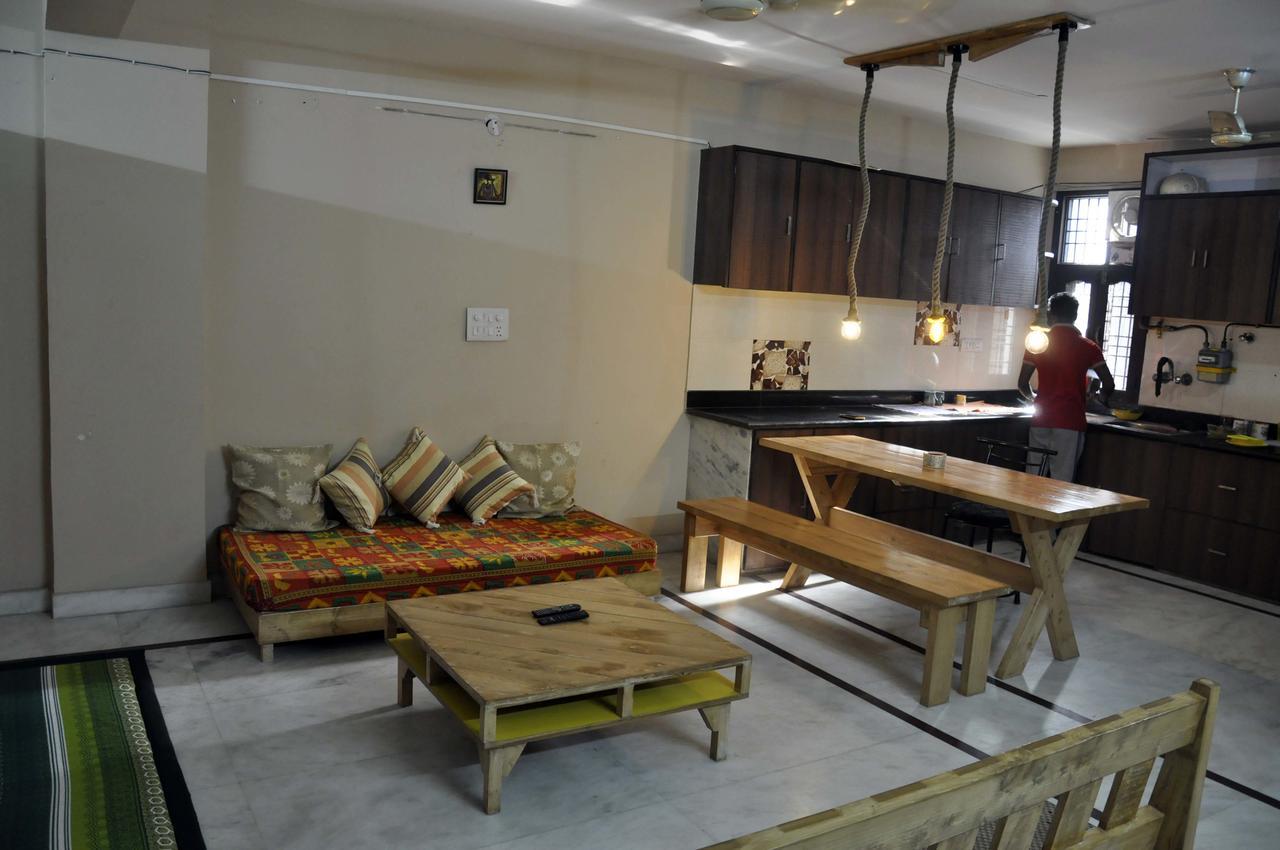Friends Hostel New Delhi Buitenkant foto
