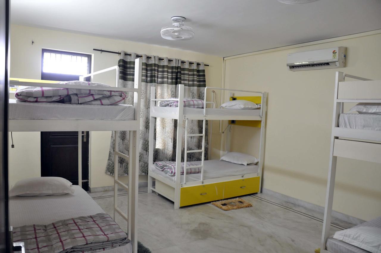 Friends Hostel New Delhi Buitenkant foto